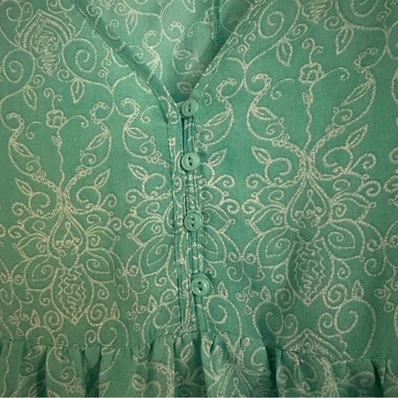 American Rag sleeveless women’s CS oversized pompom edges - Picture 4 of 8